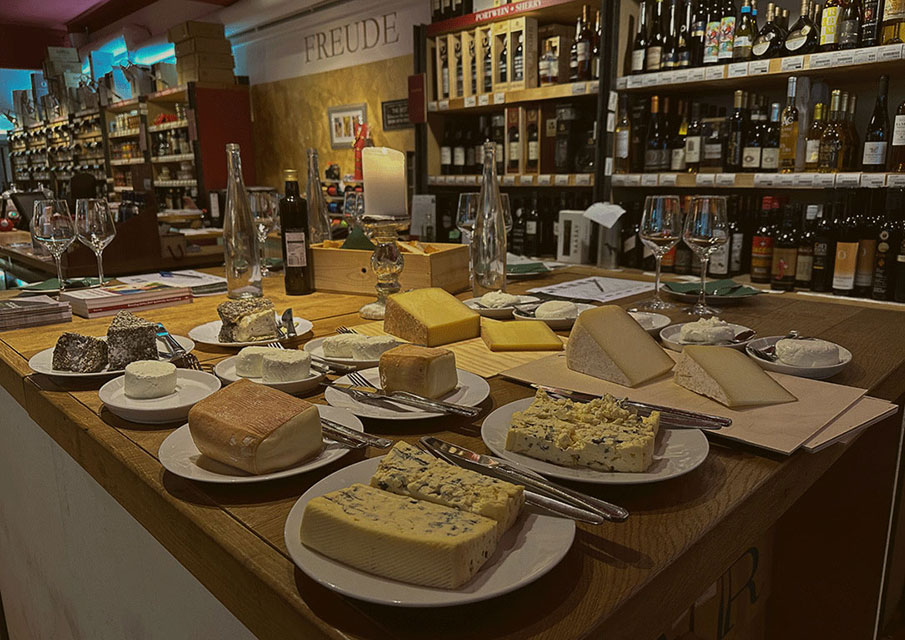 2026-06-18 | Käse & Wein - Sommerfeeling | Hildesheim 19 Uhr